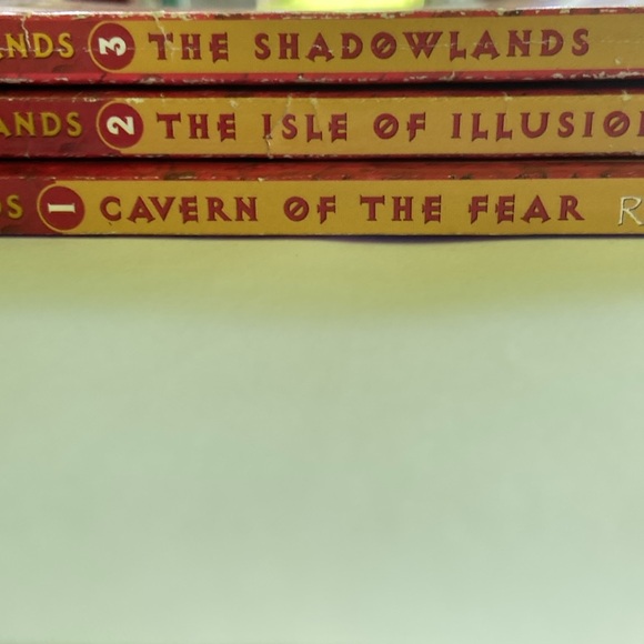 Deltora Shadowlands Emily Rodda 1,2,3 - Picture 2 of 5